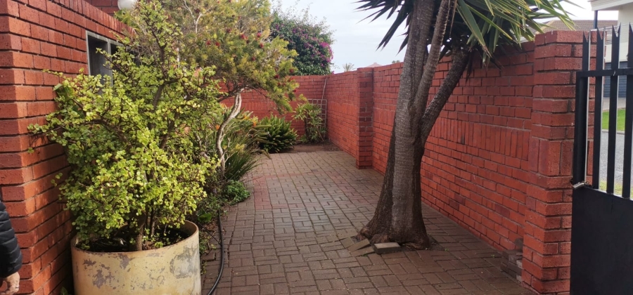 4 Bedroom Property for Sale in Bluewater Bay Eastern Cape